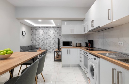 Petaloudes Apartment | Villa Divina