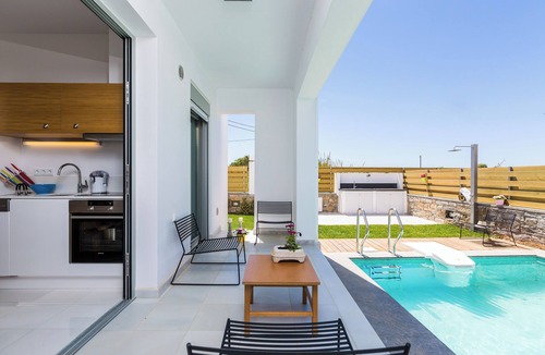 Pigianos Kampos Villa | Villa Eeanthe, Exclusive Villa with Private Beach Facilities