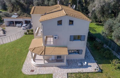 Kavos Villa | Villa Elegio by CorfuEscapes