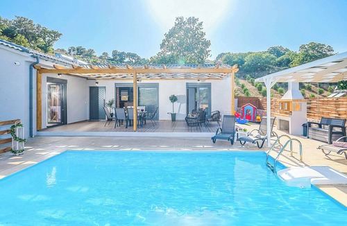 Monopari Villa | Villa Eleonas - Three Bedroom Villa, Sleeps 7