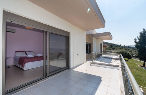 Neos Marmaras Villa | Villa Elia: seaside villa near Elia beach Chalkidiki
