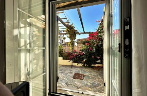 Papadhianika Apartment | Villa Elika - venezianische Villa - komplettes EG - Meerblick