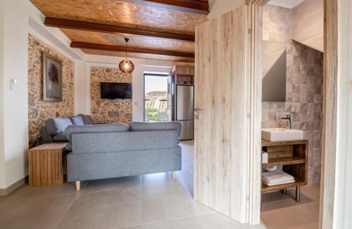 Agia House | Villa Elpida in Myloniana
