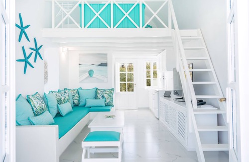 Oia Villa | Villa 'EMERALD'- Private Pool & Private Outdoor Heated Hydromassage Spa