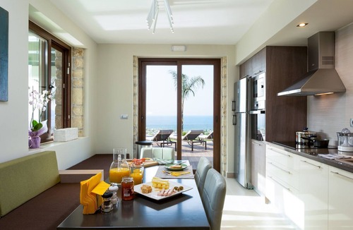 Kissamos Villa | Villa Emilia I Heated* pool, seaview, next to town