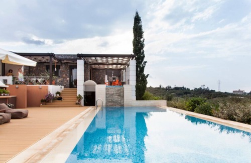 Koutouloufari Villa | Villa Erondas at Koutouloufari overlooking the Aegean Sea