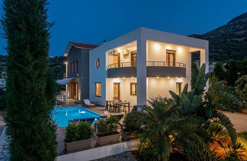 Stalida Villa | Villa Ete Premier 4 Bedroom Villa in Stalis with swimming pool. Sleeps 8.