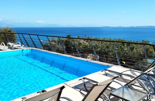 Pirgi Villa | Villa Faiax - stunning pool views Ipsos bay