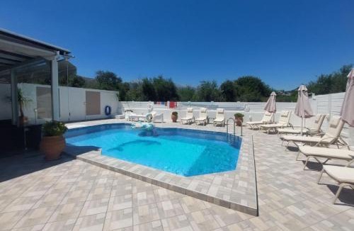 Georgioupolis Villa | Villa Fantasia- Less than 5-Min Walk to Kalivaki Beach