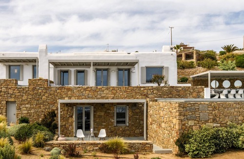 Agios Stefanos Villa | VILLA FAROS NEAR PORT, MYKONOS BY MYKONOS AGENDA