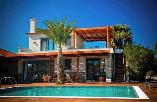 Gennadi Villa | Villa Fenia – Five Star, Private, Spacious Seafront Villa With Private Pool.