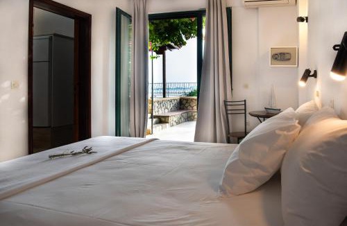 Marathias Apartment | Villa Flisvos