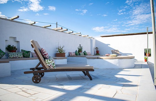 Nea Cryssi Akti Villa | Villa for 6 guests with private pool! In Agia Irini - walking distance to beach!