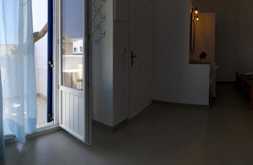 Kamari Apartment | Villa Gambas Beach Studios