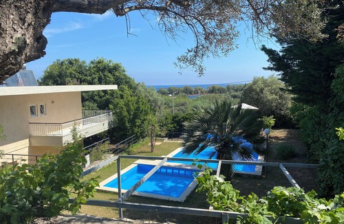 Adelianos Kampos Villa | Villa George, on Beach Front