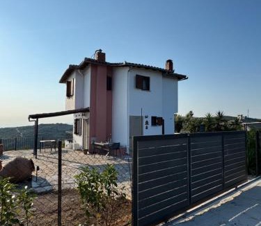 Xinovrisi House | villa Glykeria Διώροφη Κατοικία με δυο υπνοδωμάτια με θέα