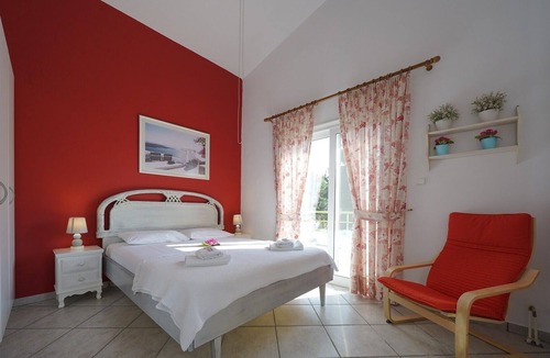 Pangaio Villa | villa infrond of private beach with crystal water outdoor pool with hydromassage