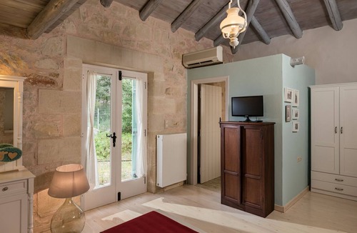 Filippos Villa | Villa Grego, Heated Pool & Garden,Absolut Privacy