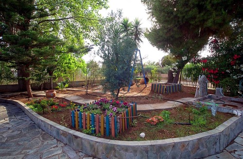 Kandia House | Villa Helios is a country house in a very quiet area, 200 meters from the sea.