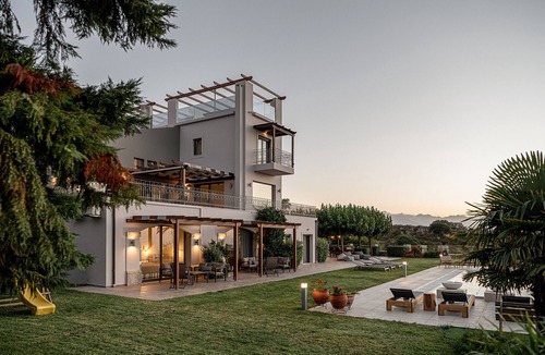 Tria Monastiria Villa | Villa Heora - The Floating Residence