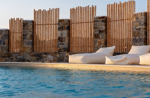 Kastraki Villa | Villa IliakinΙδανική για όσους θέλουν να αφεθούν να τους παρασύρει το καλοκαίρι.