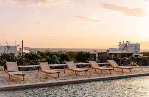 Kastraki Villa | Villa IliakinΙδανική για όσους θέλουν να αφεθούν να τους παρασύρει το καλοκαίρι.