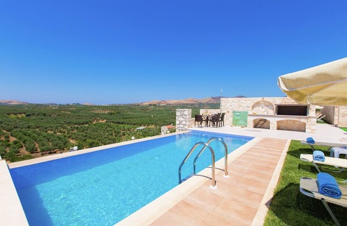 Achlades Villa | Villa in Crete with Private Pool & BBQ