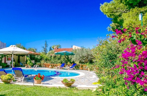 Stamnoi Villa | Villa in Heraklion with Private Pool & Beaches