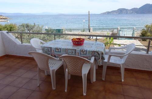 Troizinia Apartment | Villa in Kalloni direkt am Meer, tolle Aussicht