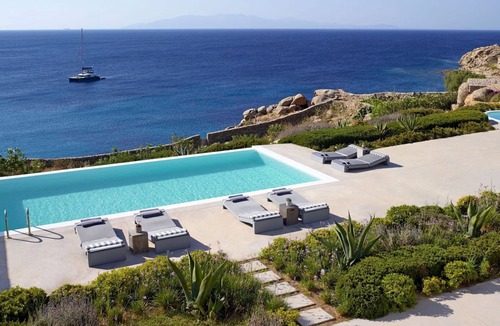 Paraga Villa | Villa in Paraga with 8 bedrooms sleeps 16
