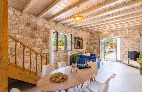 Ano Vasilikos Villa | Villa Ionio Zafeiris by Villa Plus