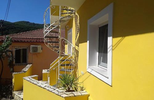 Petaleia House | Villa Jasmine, Sea and Mountain View in peaceful hamlet