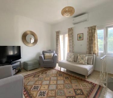 Petaleia House | Villa Jasmine, Sea and Mountain View in peaceful hamlet