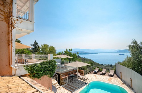Petaleia Villa | Villa Kalamia: Amazing views of Kalami, private pool, WiFi, A/C