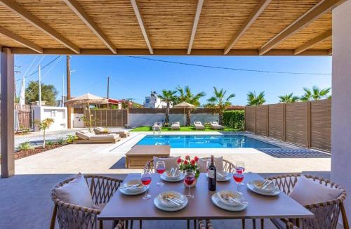 Agkisaras Villa | Villa Kamelia Seaside Breeze by Villa Plus