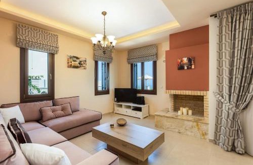 Kirianna Villa | Villa Katifes with Pool, Walk to Amenities & Amazing Views!