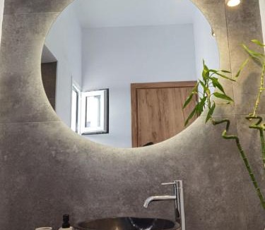 Perivolos Apartment | Villa Konstantinos