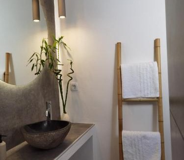 Perivolos Apartment | Villa Konstantinos