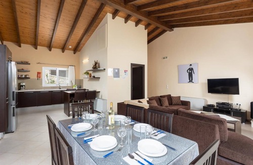 Katavolos Villa | Villa Konstantinos - Three Bedroom Villa, Sleeps 8