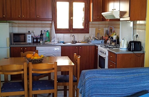 Almyrida Villa | villa Kostas Walk to the Beach in town Single Storey with Pool, Roof Terrace BBQ