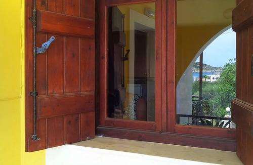 Almyrida Villa | villa Kostas Walk to the Beach in town Single Storey with Pool, Roof Terrace BBQ