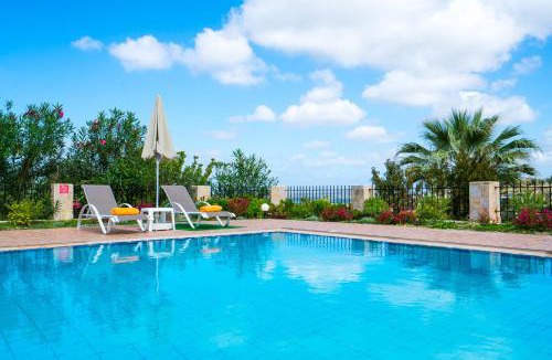 Kirianna Villa | Villa Laga with Pool, 300m to Taverns, Childrens Area, BBQ!