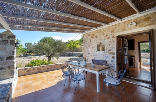 Lagoudi Zia Villa | Villa Lagoudi Stone House