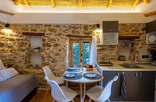 Petalidi Villa | Villa Liana - One Bedroom Villa, Sleeps 3