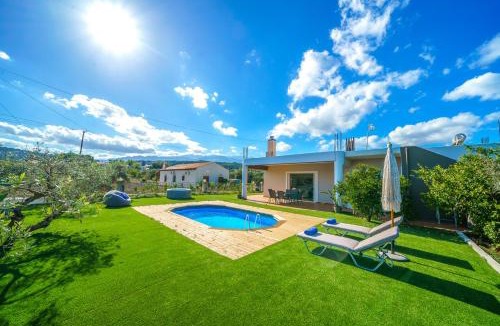 Vamos Villa | Villa Lima Pool & Jacuzzi Chania