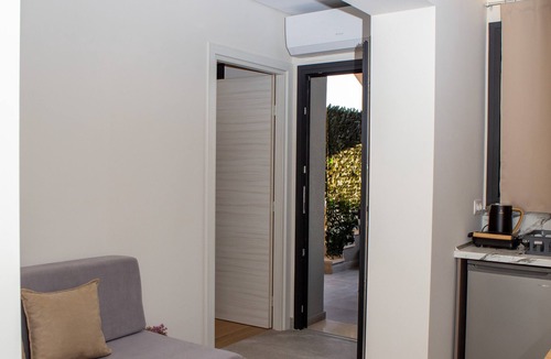 Nea Potidaia Apartment | Villa Llanaj Residence 3 by Luxlikehome