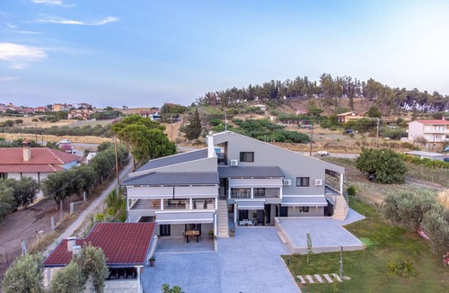 Nea Potidaia Apartment | Villa Llanaj Residence 4 by Luxlikehome