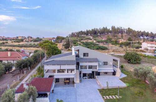 Nea Potidaia House | Villa Llanaj Residence 2 by Luxlikehome