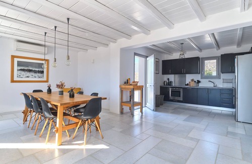 Drios Villa | Villa louise, sea view, swimming pool, sleeps 12, near Drios