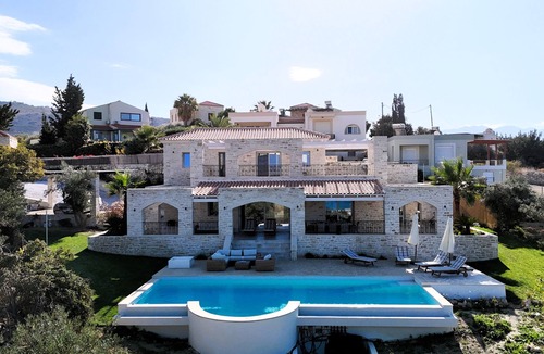 Plaka Villa | Villa Lumidana Charming Stone house in Almyrida